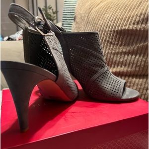 Kelly & Katie high-heel grey sandals, BNIB
